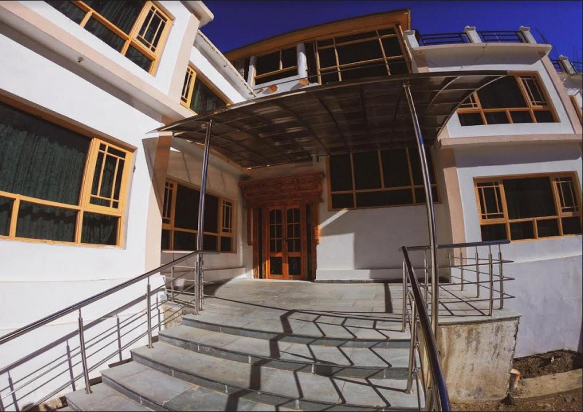 The Nun-Kun Residency Kargil Hotel Exterior photo